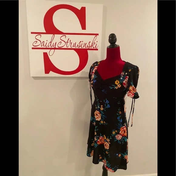BeBop beautiful black/floral multicolor sweetheart neck dress -size S - Picture 10 of 12